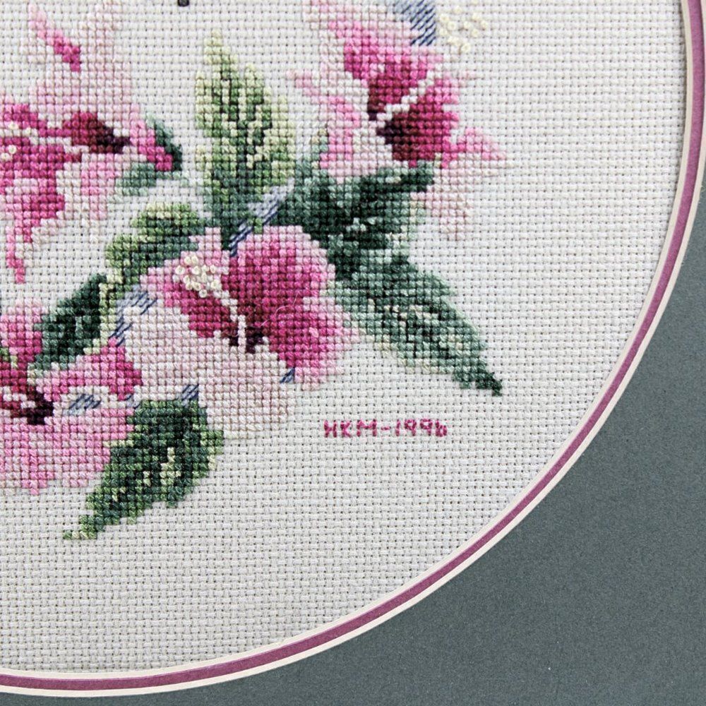 Vintage Needlepoint Hummingbirds Pink Flowers Embroidery Framed Art Signed 1996 - Picture 3 of 6